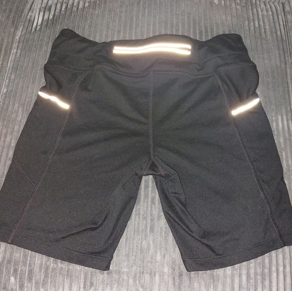 🍁3/$15 Athleta Black Bike Shorts w/Mesh Pockets - Picture 2 of 7